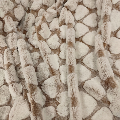 Polyester Faux Fur Kumaş 370 Gsm Aşk Desenli Yastık Battaniyesi İçin Kesilmiş