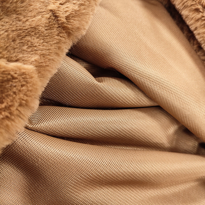 Polyester Faux Fur Kumaş 370 Gsm Aşk Desenli Yastık Battaniyesi İçin Kesilmiş