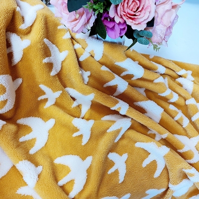Jakarlı Shu Kadife Kumaş 300gsm Ceket Kanepe Örtüsü için% 100 Polyester Peluş Polar Kumaş