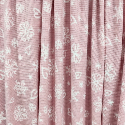 Yumuşak Jakarlı Baskılı Pembe Mikro Polar Kumaş 160gsm